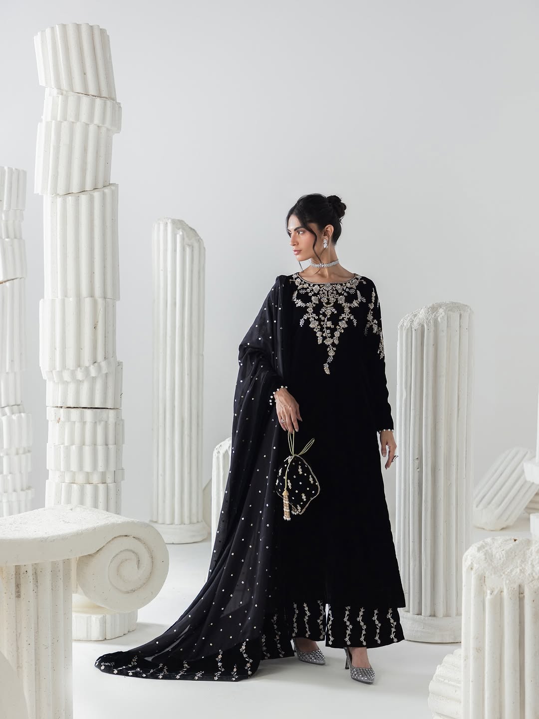 GUL NAZ || BLACK ELEGANCE