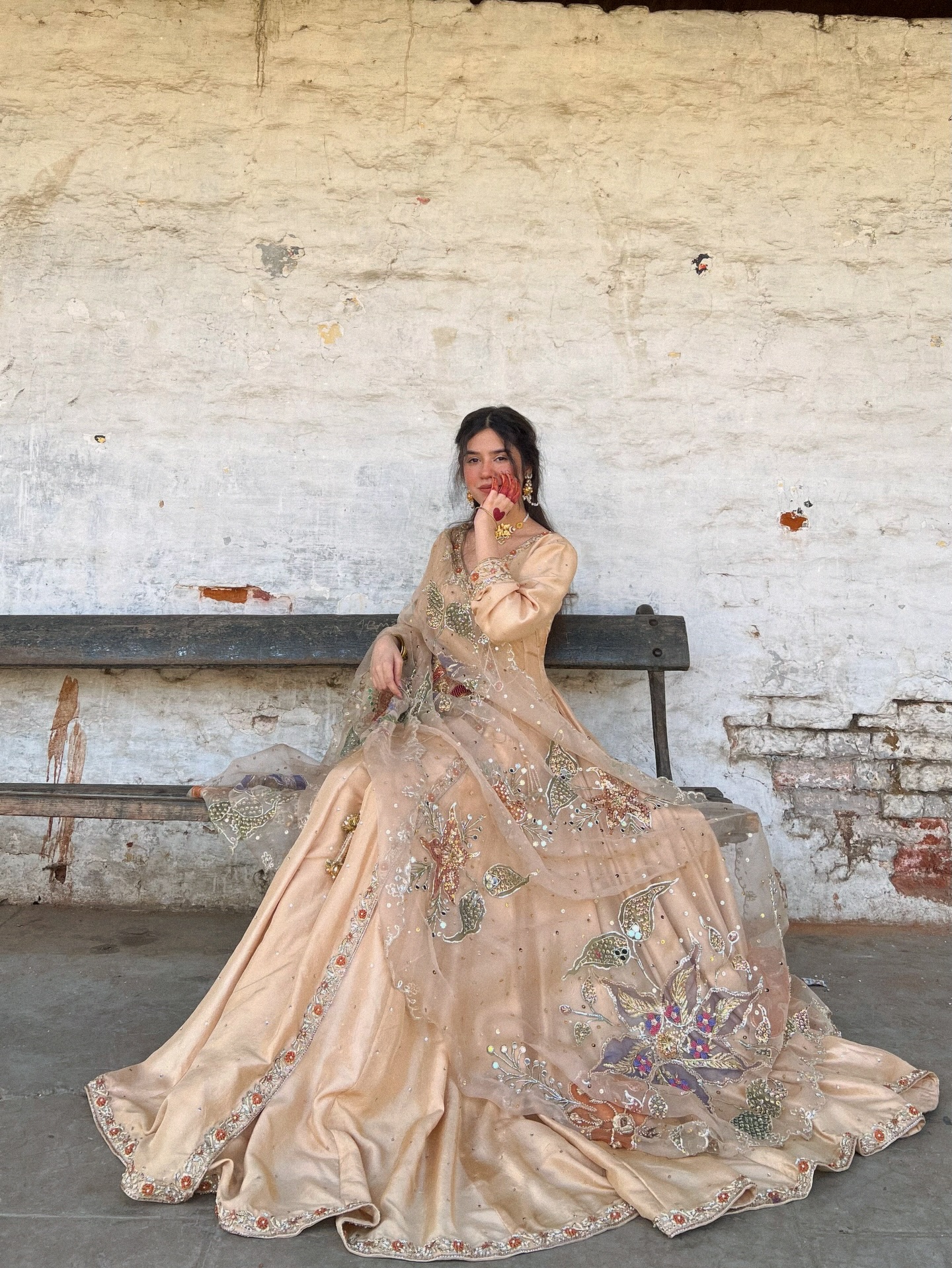 HINA || CHAMPAGNE BEIGE PESHWAS alternate view